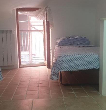 La Casa Nel Borgo Apartment Gaeta Bagian luar foto